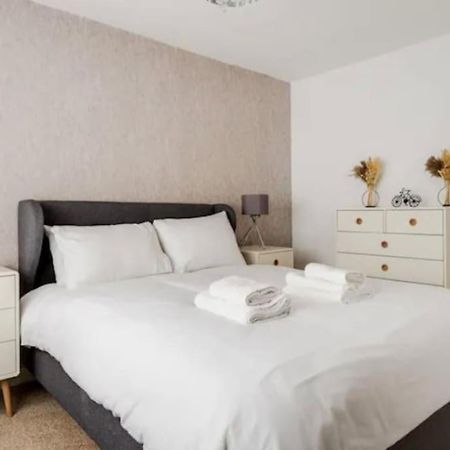 Newly Renovated House Near Trafford Centre Manchester Exterior foto
