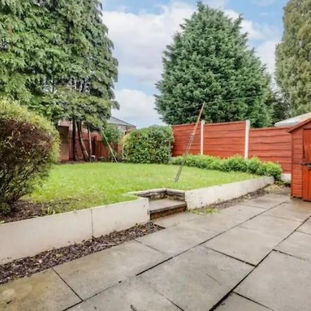 Newly Renovated House Near Trafford Centre Manchester Exterior foto